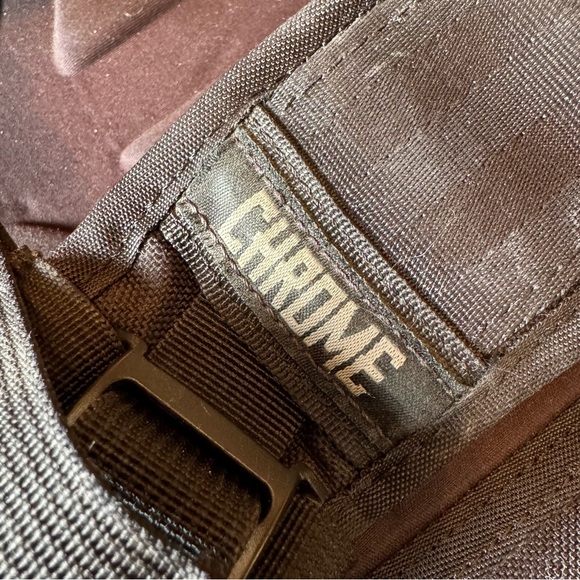 Chrome Industries Soyuz Rolltop Laptop Backpack - Picture 6 of 8